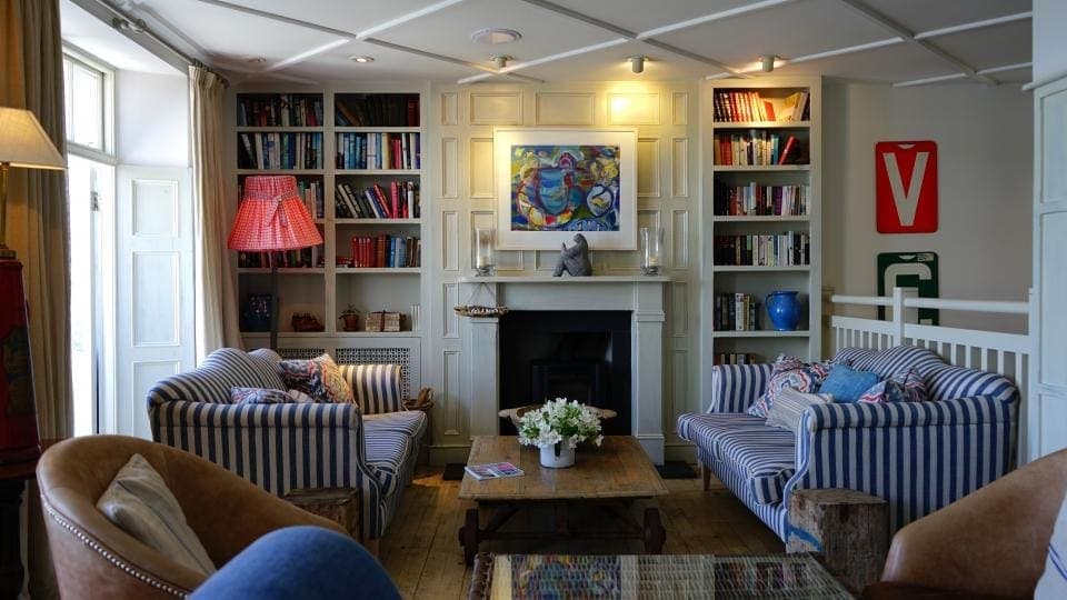 Living room, Renovated two bedroom in Xuhui